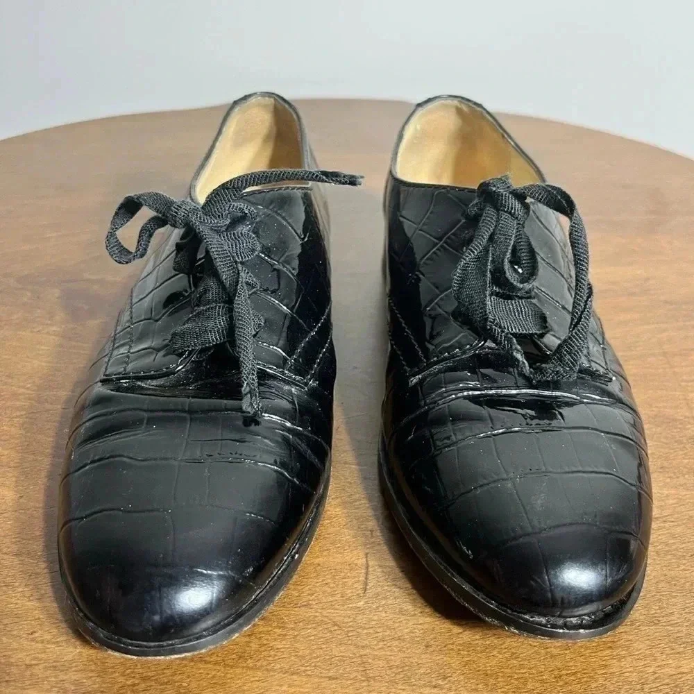Kate Spade women’s crocodile, print, black patent leather loafers size‎ 8